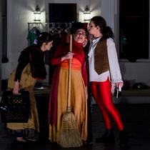 Photographs of the production, "Los cuentos de Canterbury"