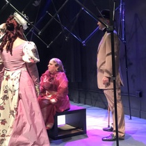 Photographs of the theatrical production, La profesión de la Sra. Warren (Miami, 2015)