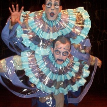 Photographs of the theatrical production, Alas de primavera (color)